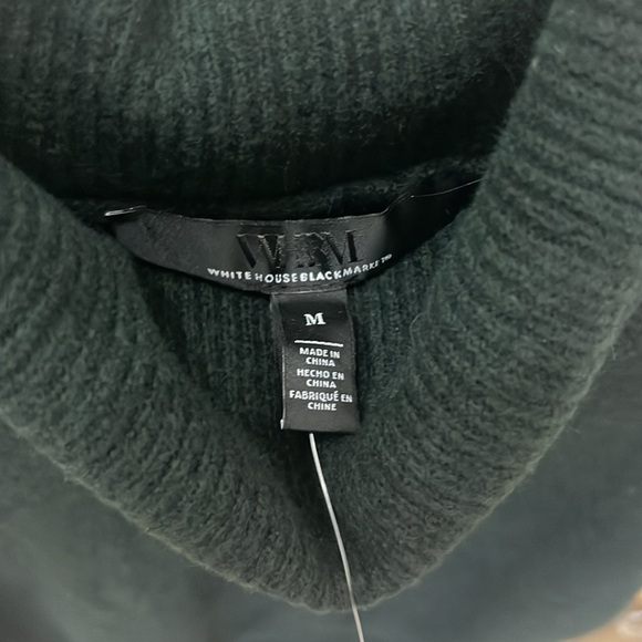 White House Black Market Soft Turtleneck Peplum In Green Spruce NWT M - Picture 7 of 11